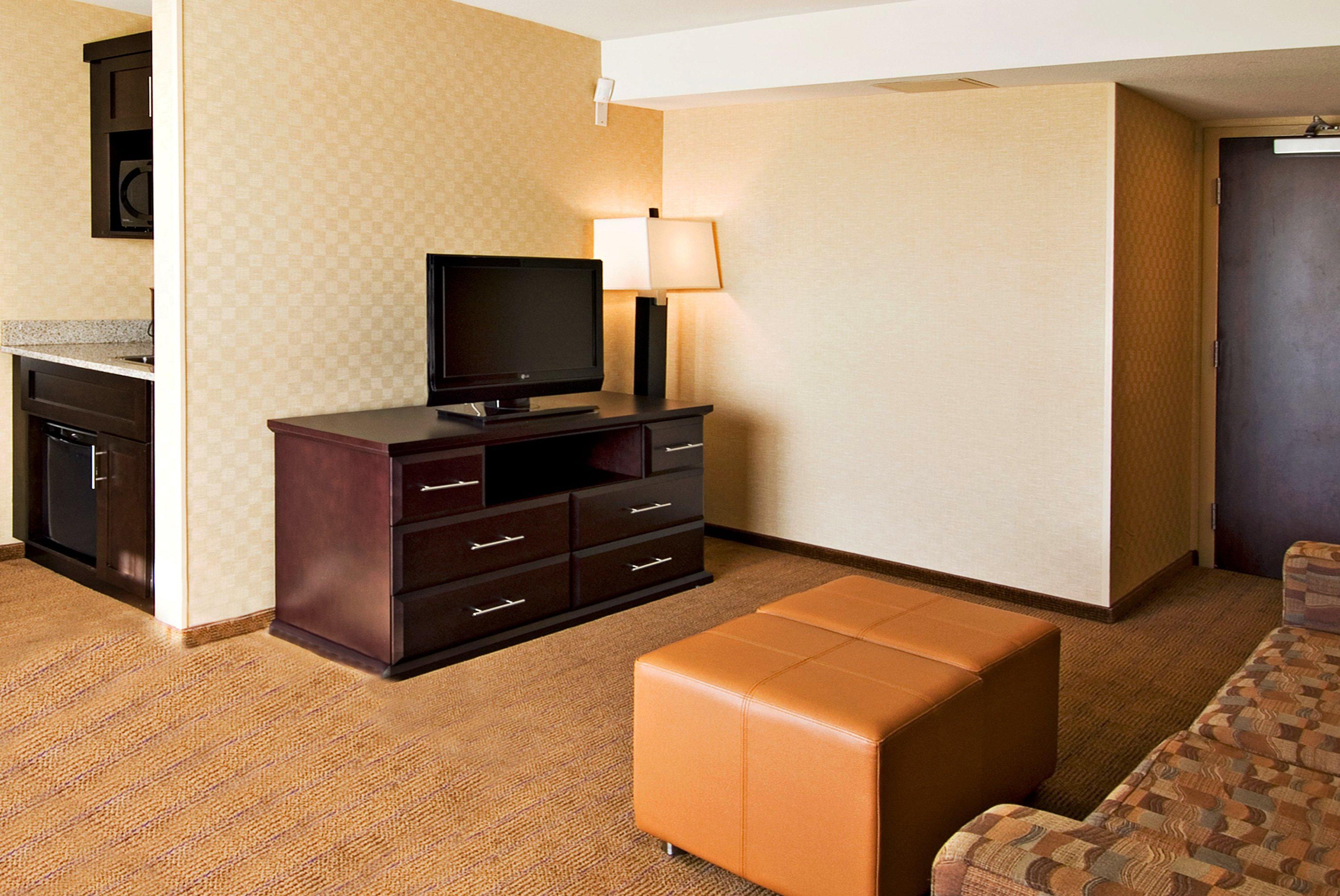 Holiday Inn Express & Suites Riverport Richmond By Ihg Exterior foto
