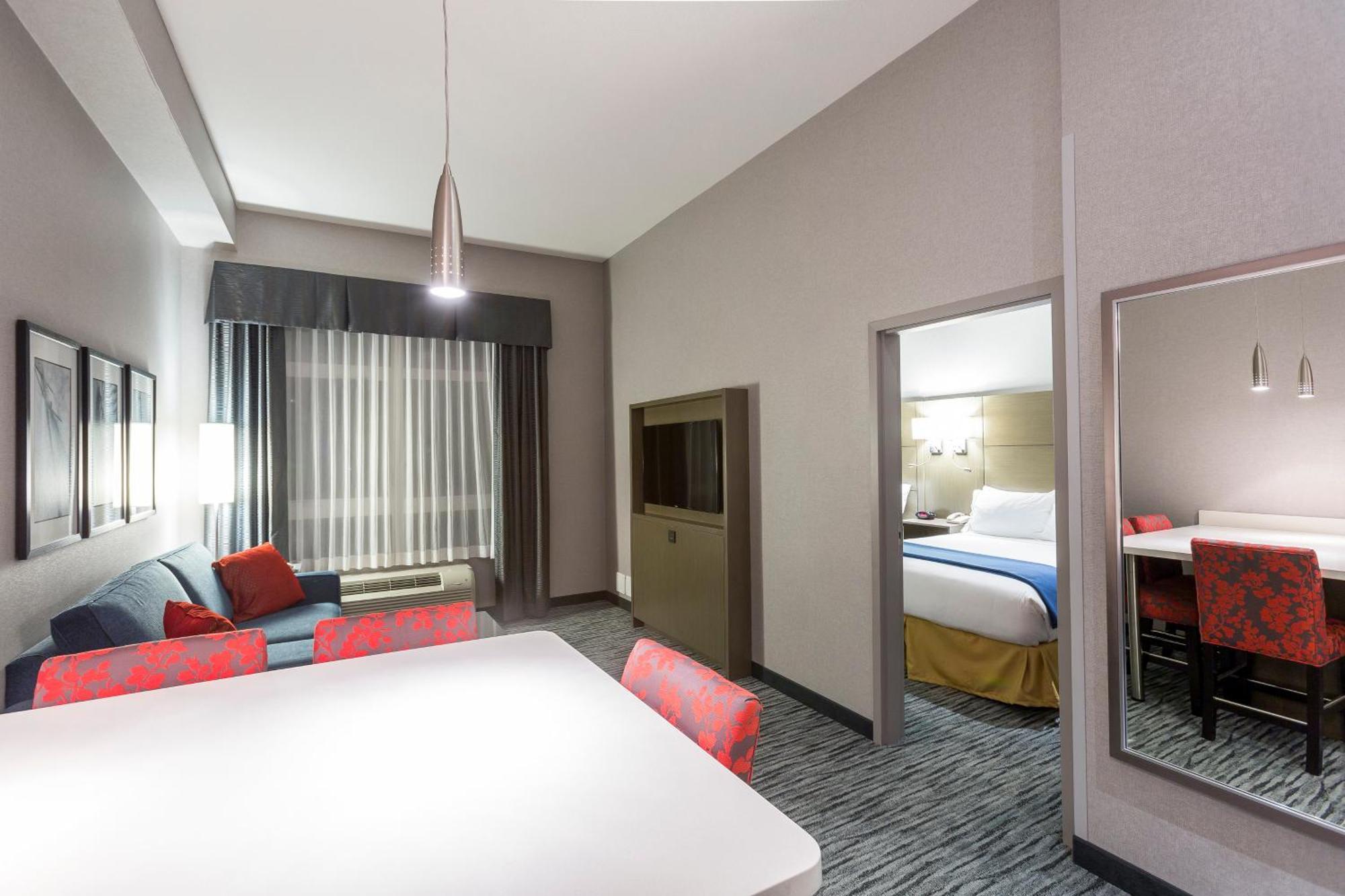Holiday Inn Express & Suites Riverport Richmond By Ihg Exterior foto